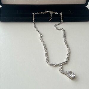 Elegant Silver Necklace with Pendant